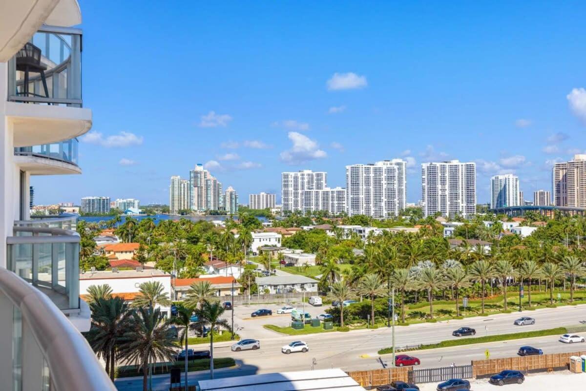 Beachfront Resort Pool Ocean View Balcony Gym Aventura Exterior photo